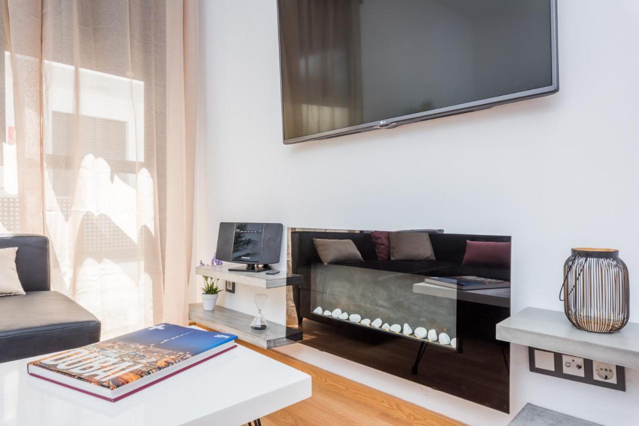 Appartamento Atico Con Terraza Ac 1Hab En El Centro Y Piscina Comunitaria Málaga Esterno foto