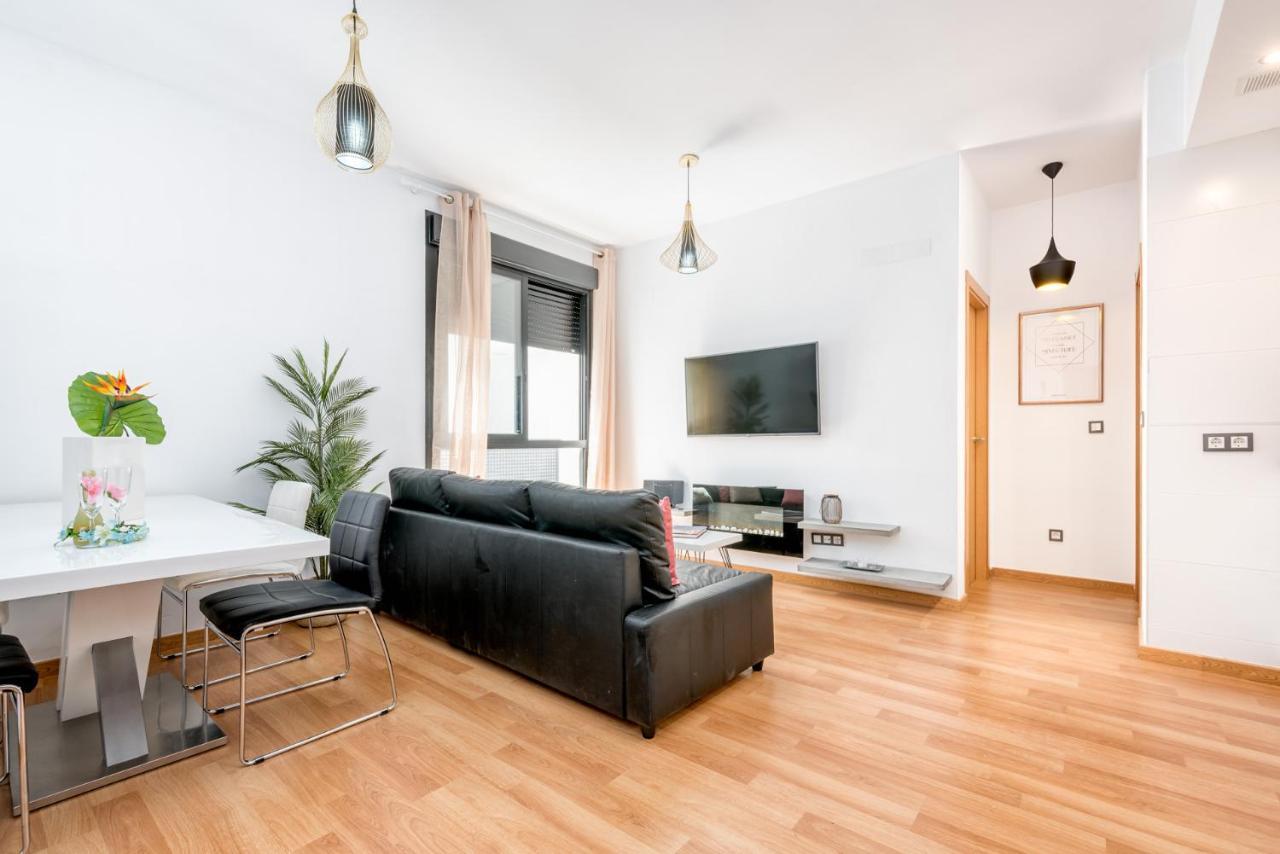 Appartamento Atico Con Terraza Ac 1Hab En El Centro Y Piscina Comunitaria Málaga Esterno foto