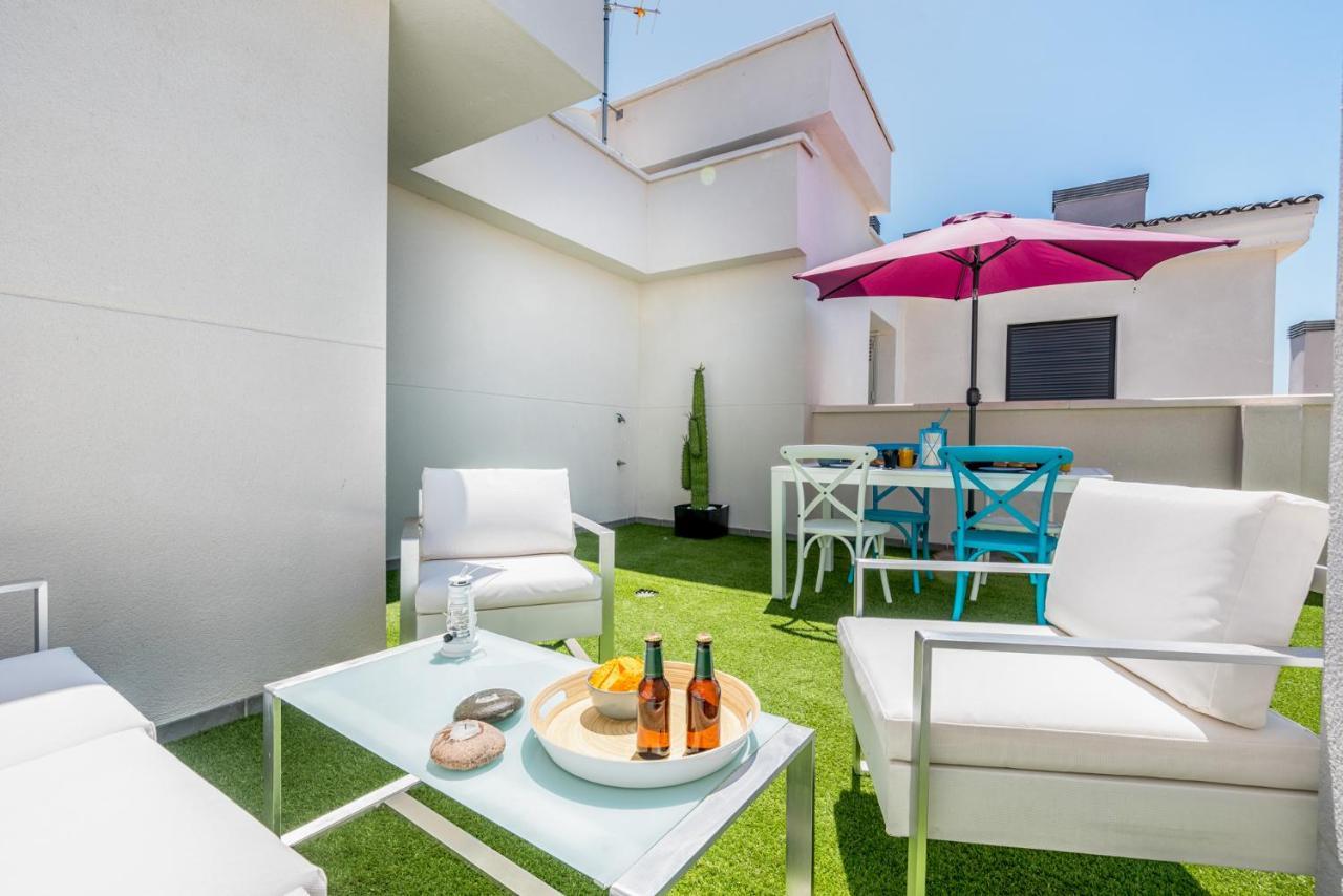 Appartamento Atico Con Terraza Ac 1Hab En El Centro Y Piscina Comunitaria Málaga Esterno foto