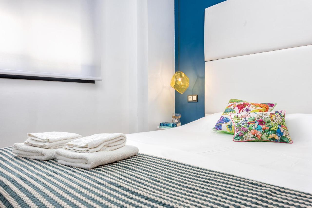 Appartamento Atico Con Terraza Ac 1Hab En El Centro Y Piscina Comunitaria Málaga Esterno foto